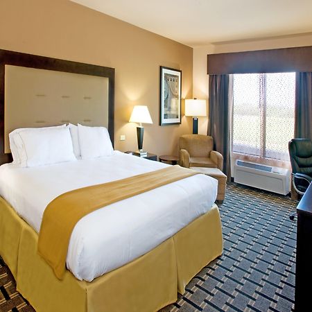 Holiday Inn Express And Suites Beeville By Ihg Bilik gambar