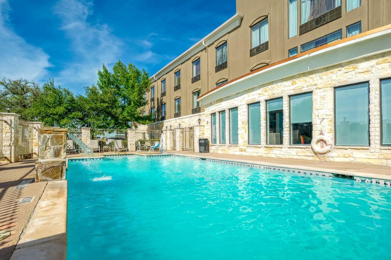 Holiday Inn Express And Suites Beeville By Ihg Luaran gambar