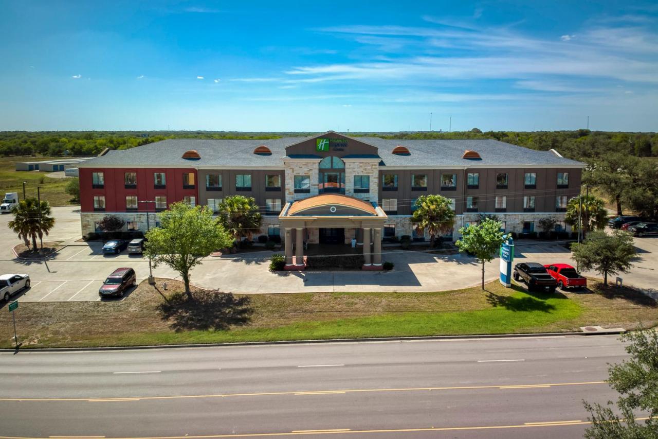 Holiday Inn Express And Suites Beeville By Ihg Luaran gambar