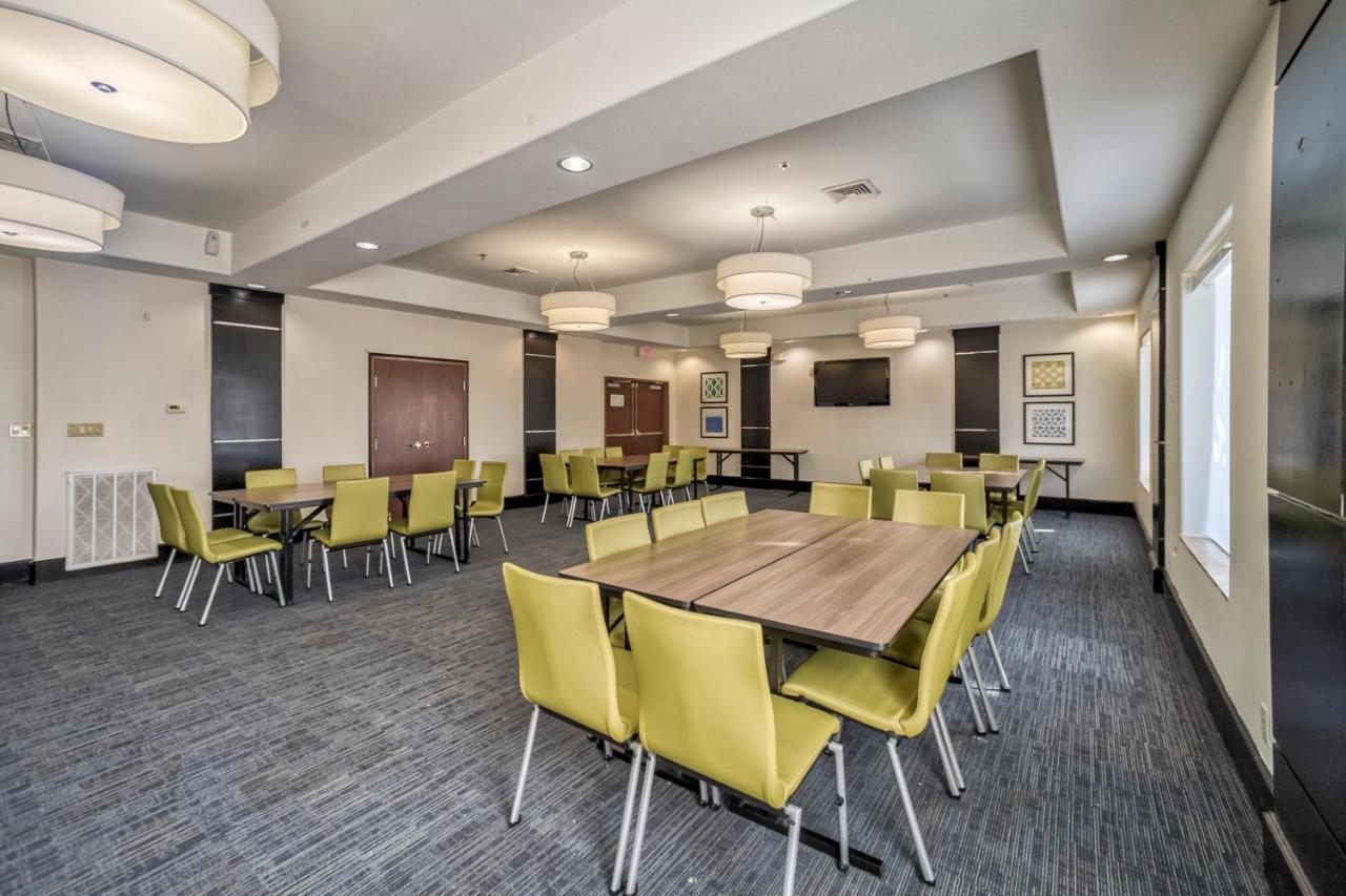 Holiday Inn Express And Suites Beeville By Ihg Luaran gambar