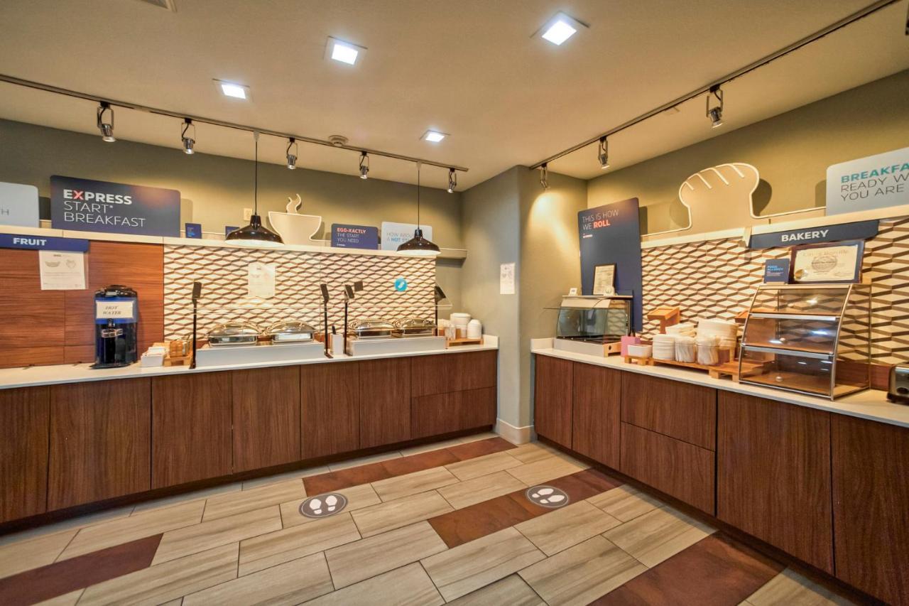 Holiday Inn Express And Suites Beeville By Ihg Luaran gambar