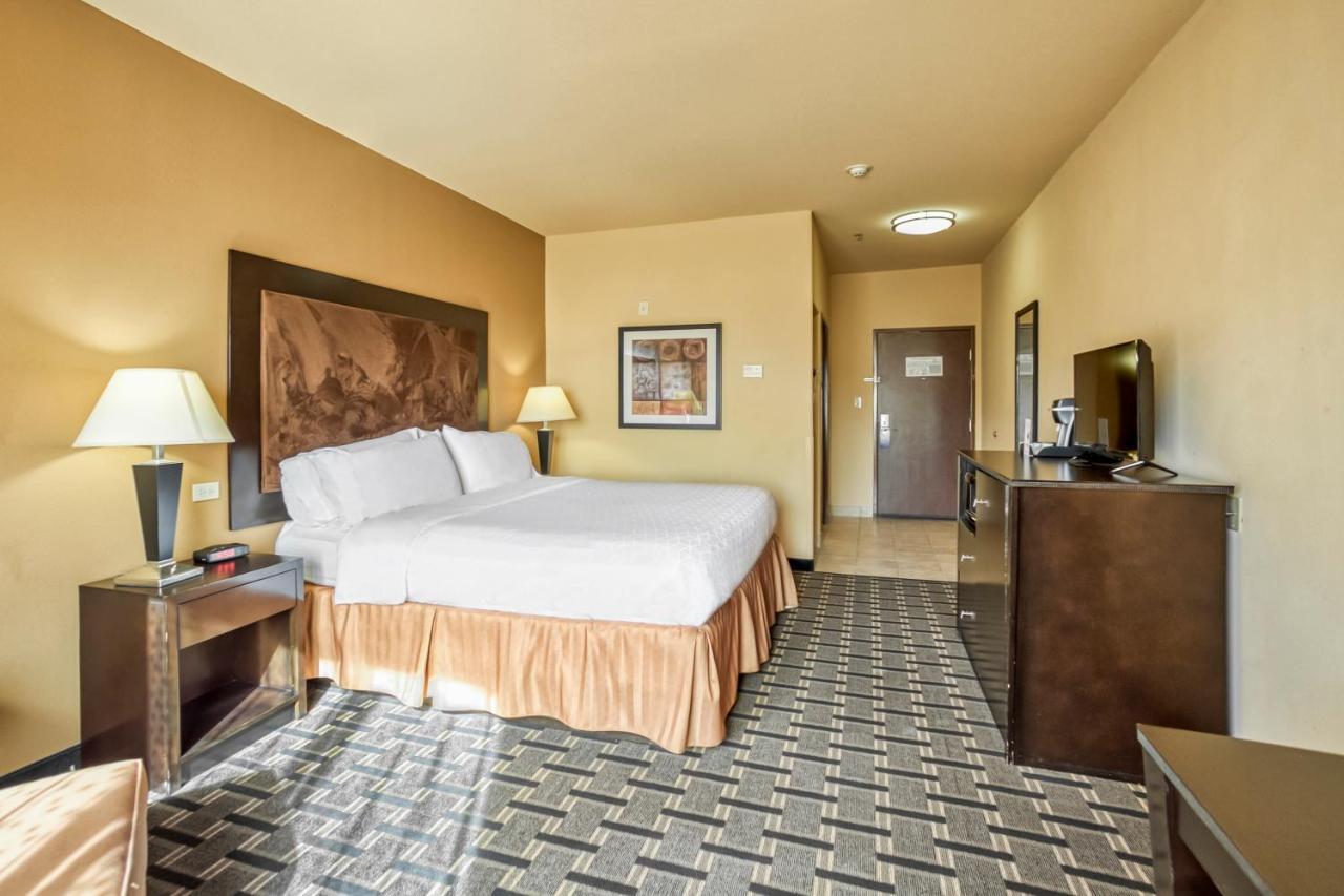 Holiday Inn Express And Suites Beeville By Ihg Luaran gambar