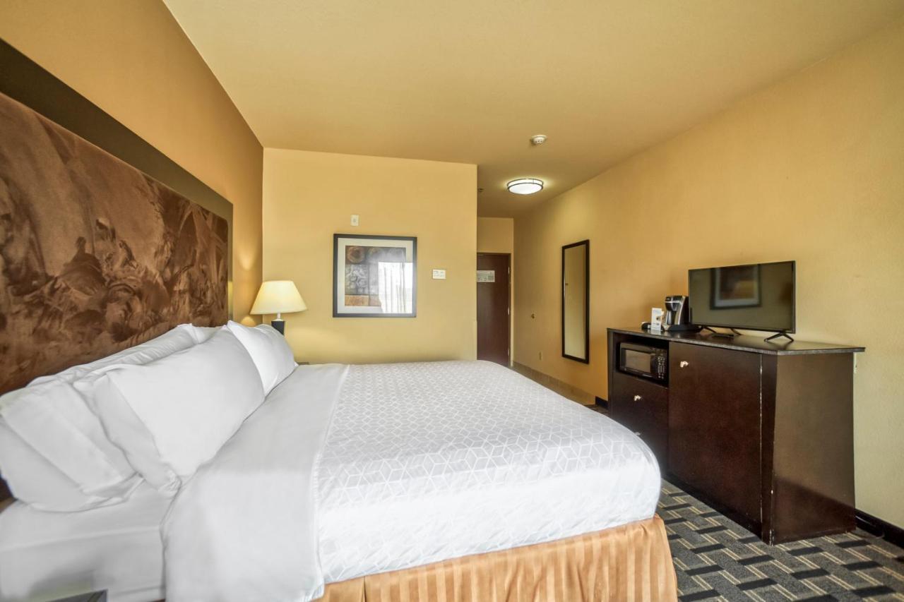 Holiday Inn Express And Suites Beeville By Ihg Luaran gambar