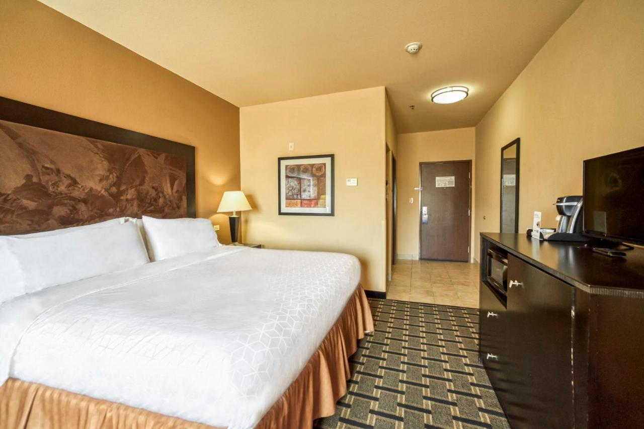 Holiday Inn Express And Suites Beeville By Ihg Luaran gambar