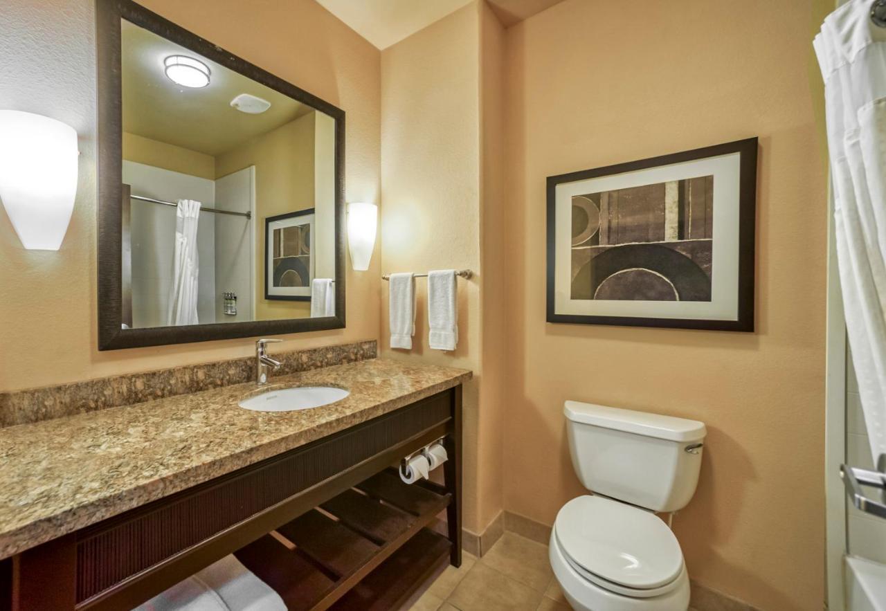 Holiday Inn Express And Suites Beeville By Ihg Luaran gambar