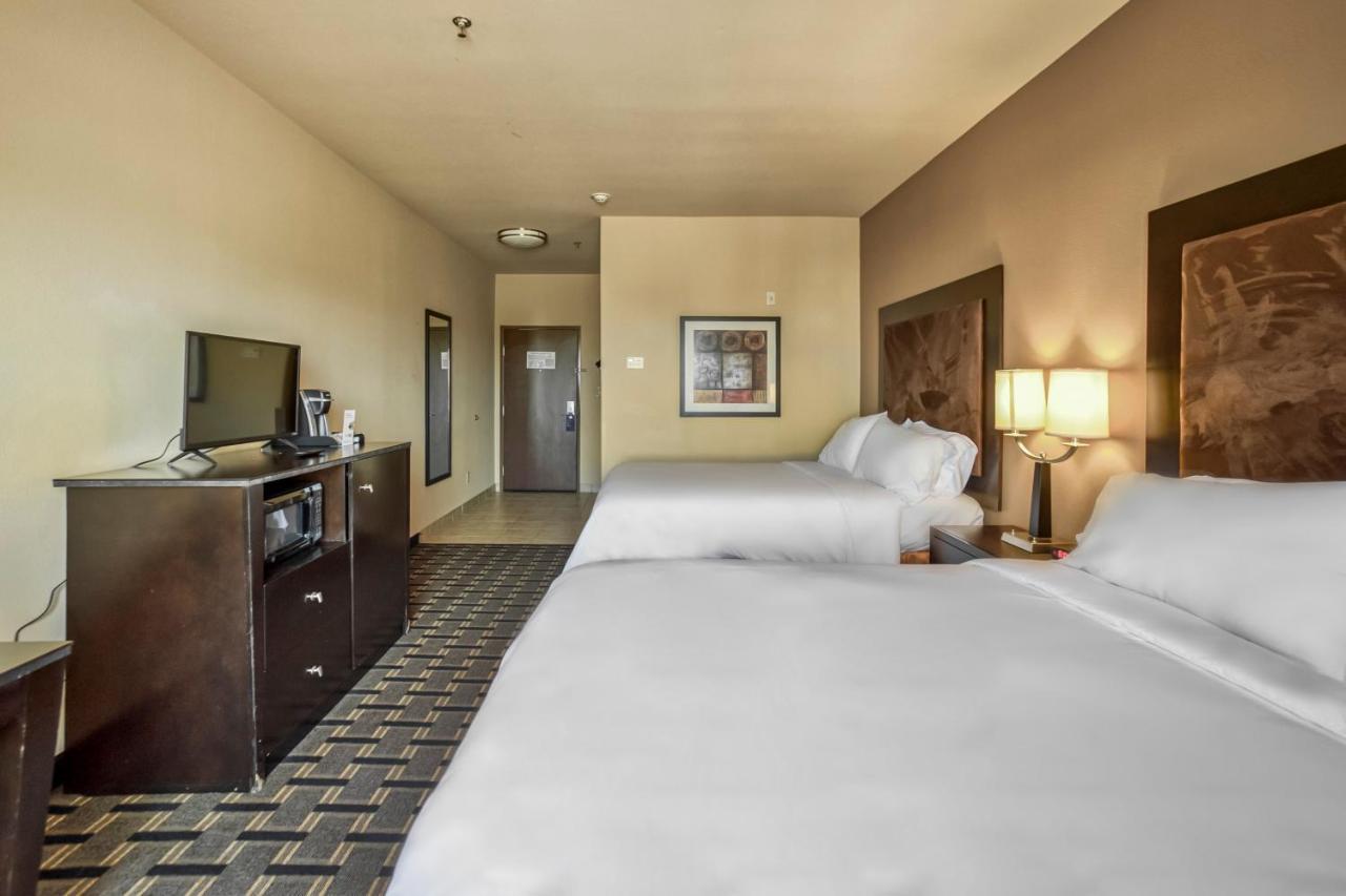 Holiday Inn Express And Suites Beeville By Ihg Luaran gambar