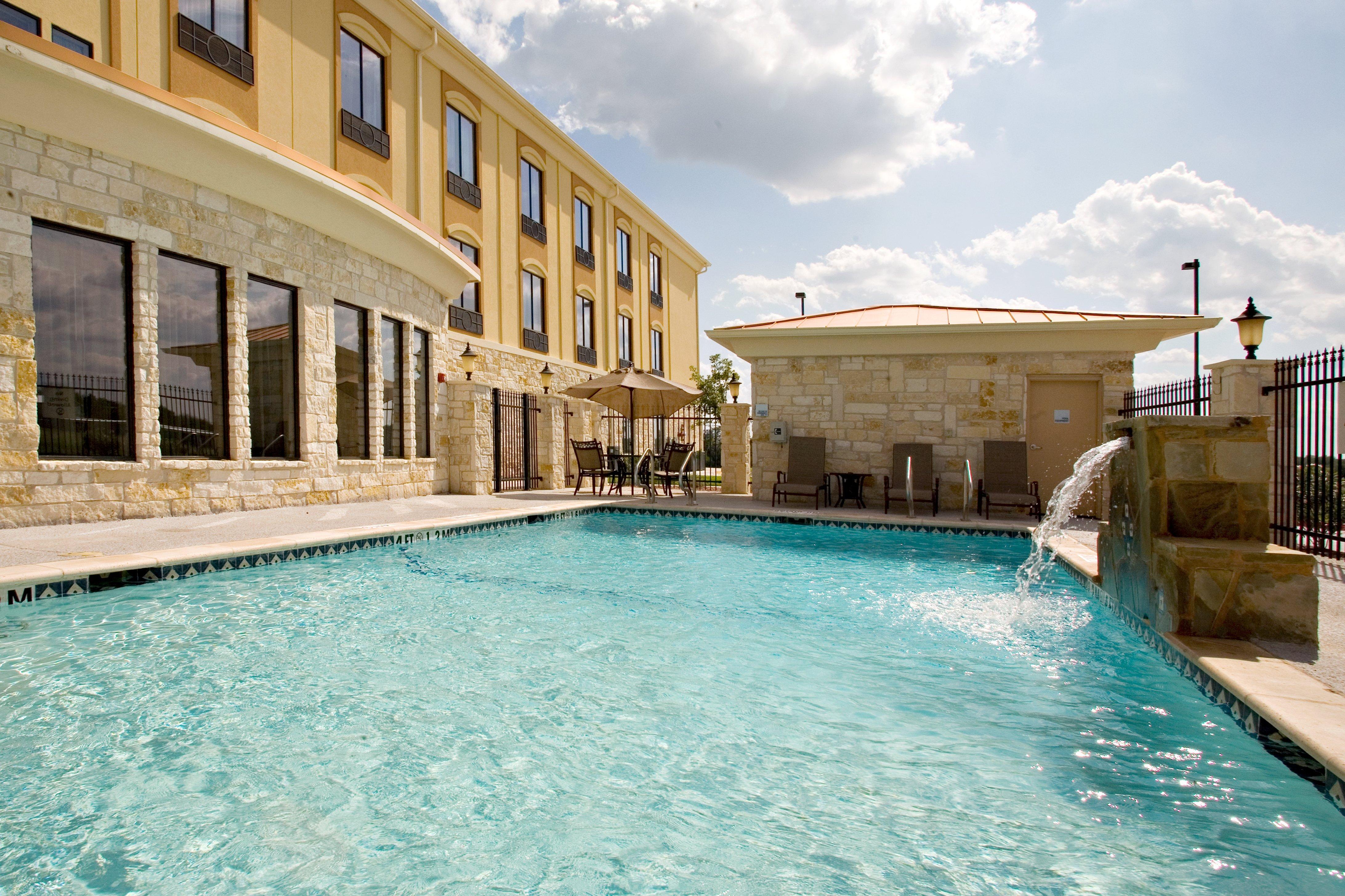 Holiday Inn Express And Suites Beeville By Ihg Luaran gambar