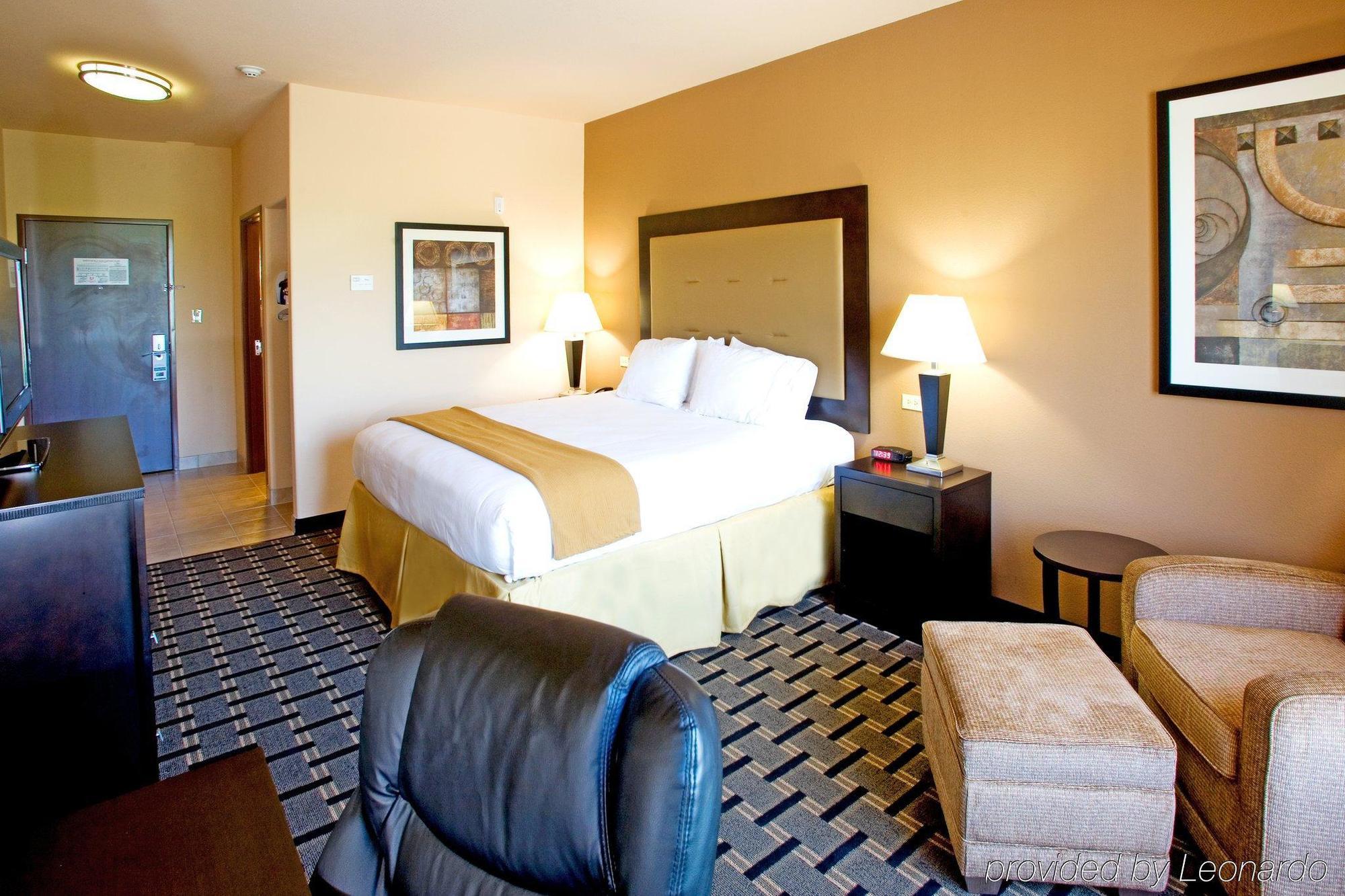 Holiday Inn Express And Suites Beeville By Ihg Bilik gambar